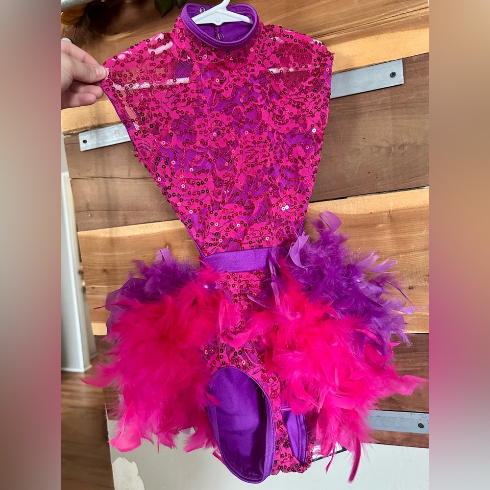 DANCE COSTUME